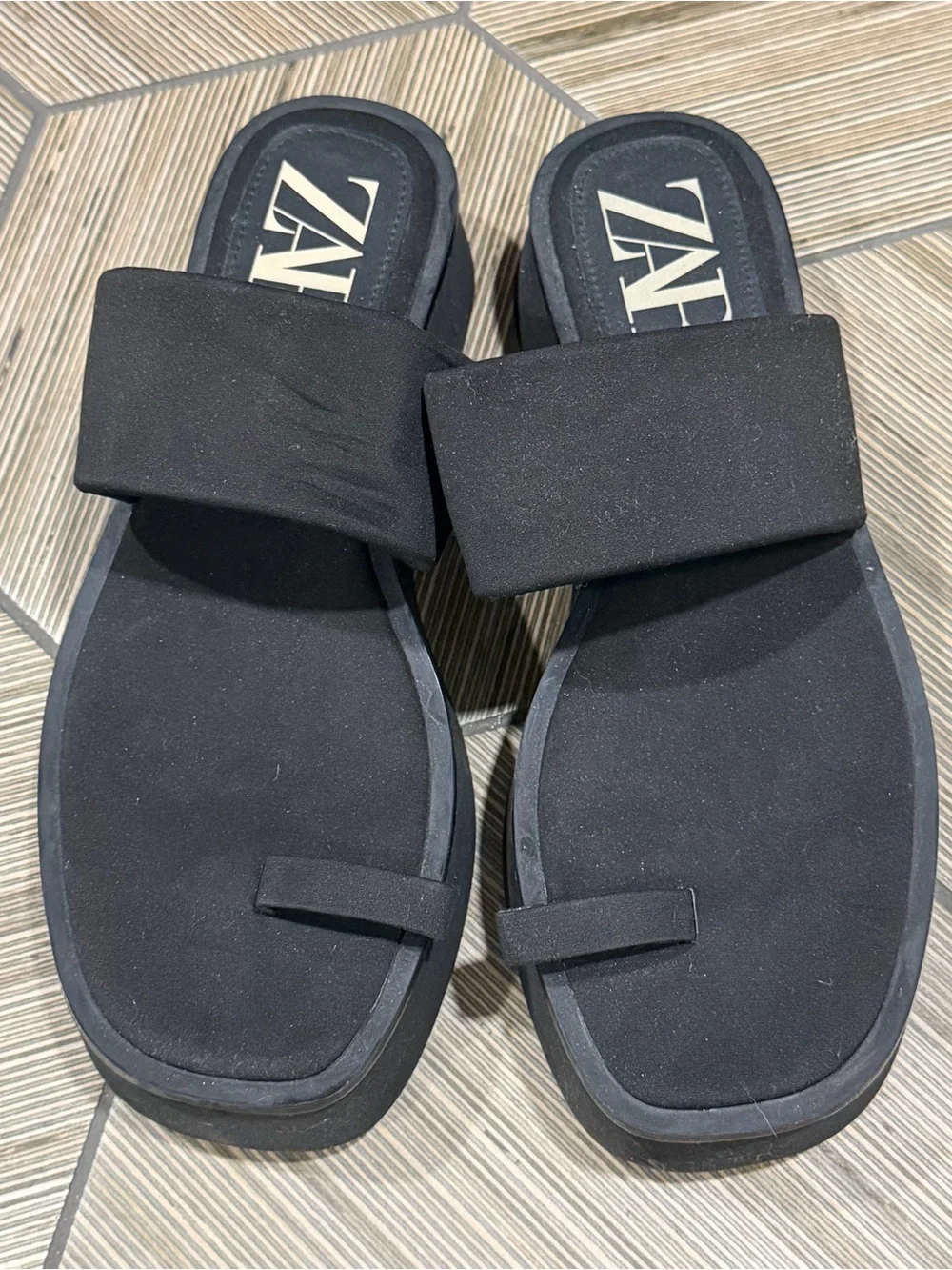 Zara Black Square Toe Platform Toe Loop Sandals